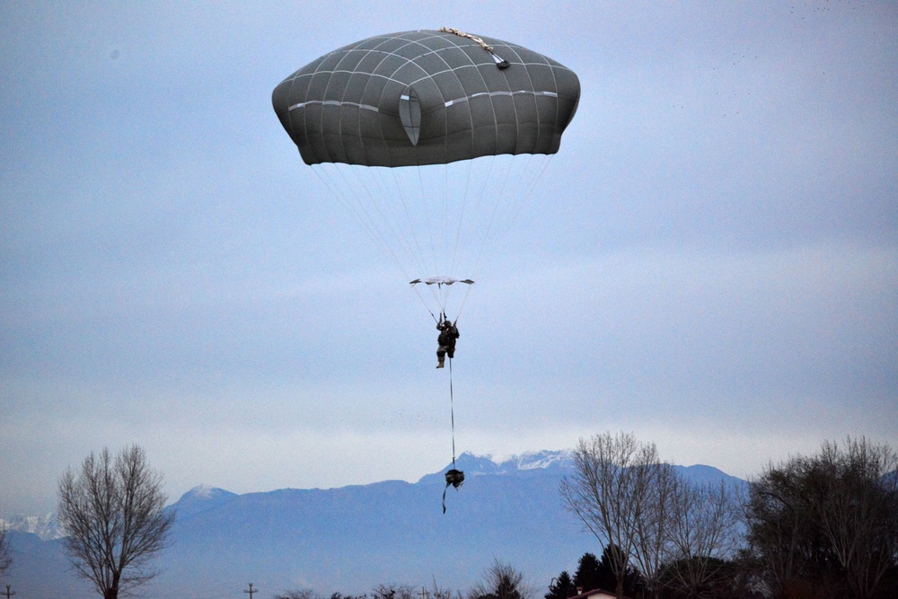 173rd Airborne conducts airfield seizure in Rivolto