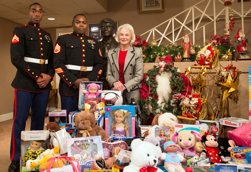 Patrick F. Taylor Foundation donates to Toys for Tots