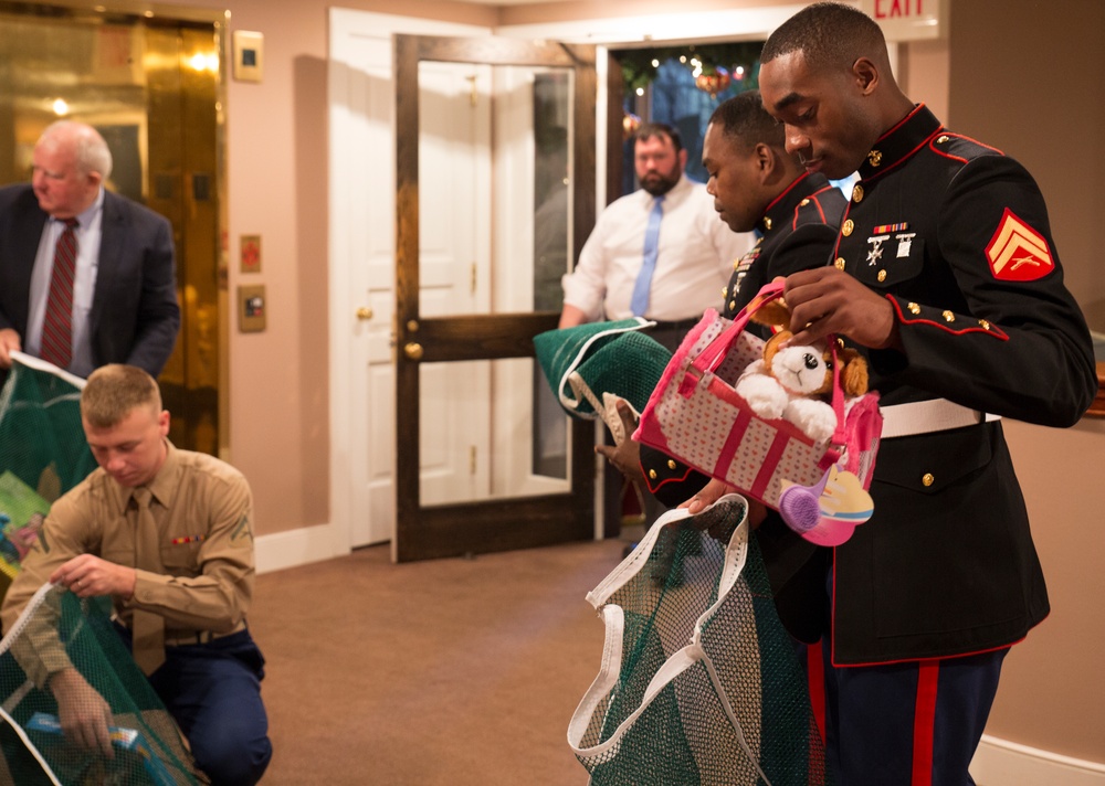 Patrick F. Taylor Foundation donates to Toys for Tots