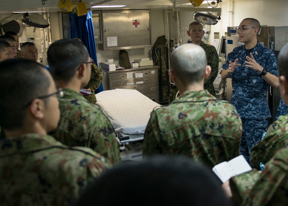 JGSDF Army tours USS Bonhomme Richard  Dec. 16, 2014