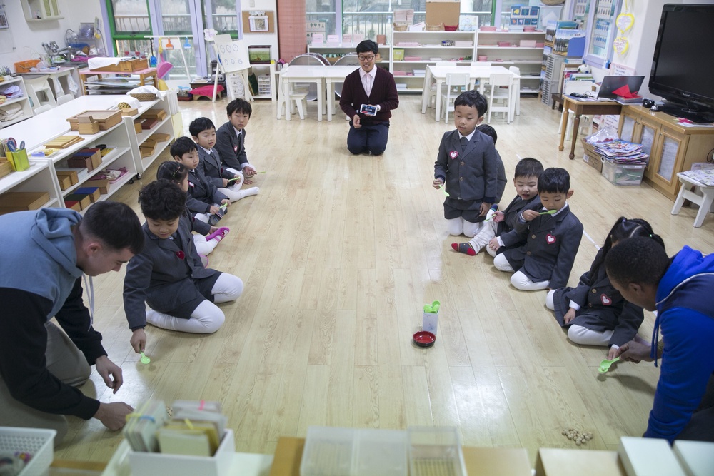 Marines, sailors visit local elementary school in Republic of Korea