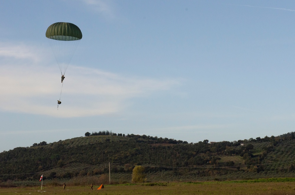 173rd Airborne, Italian Folgore conduct combined Tuscan exercise