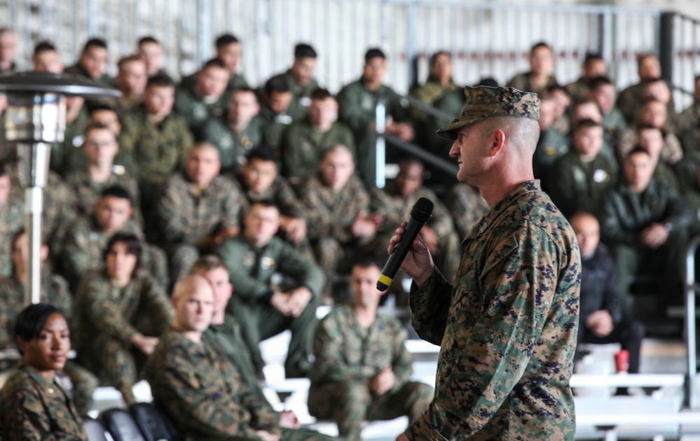 Marine Heavy Helicopter Squadron 464 receives new sergeant major