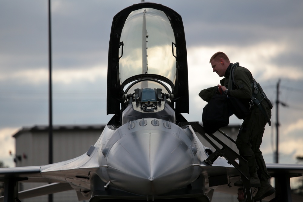 F-16 training mission
