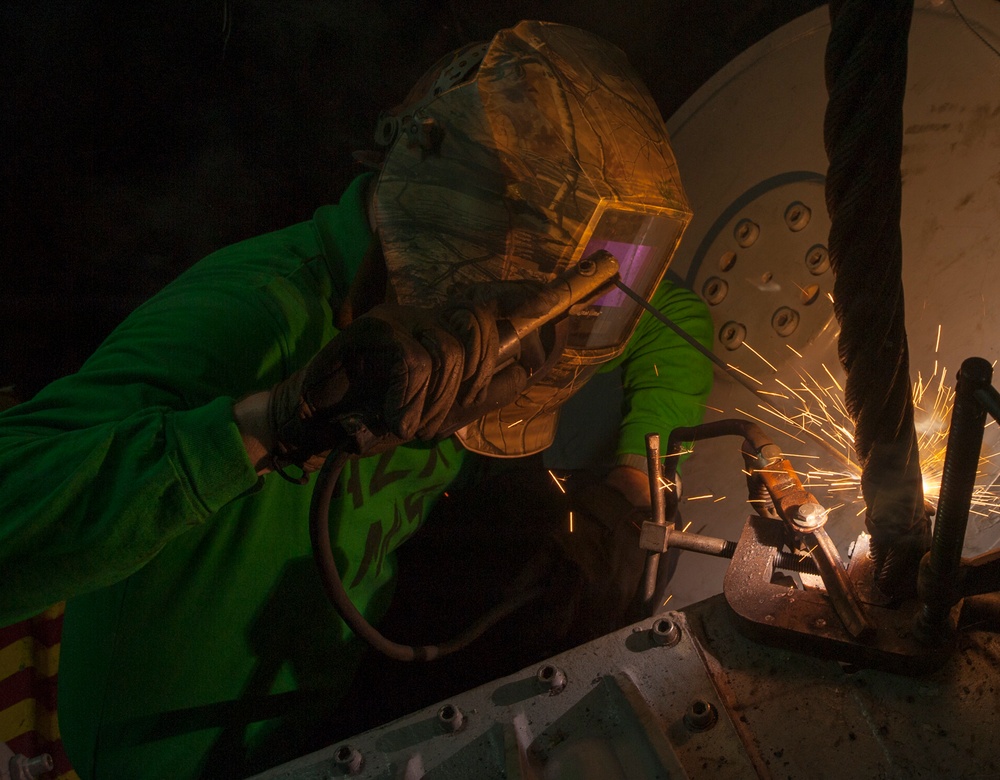 USS Carl Vinson arresting gear wire maintenance