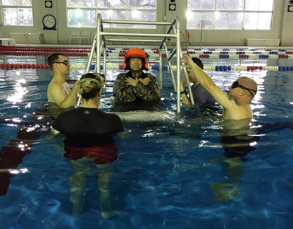 JGSDF student prepares to be submerged