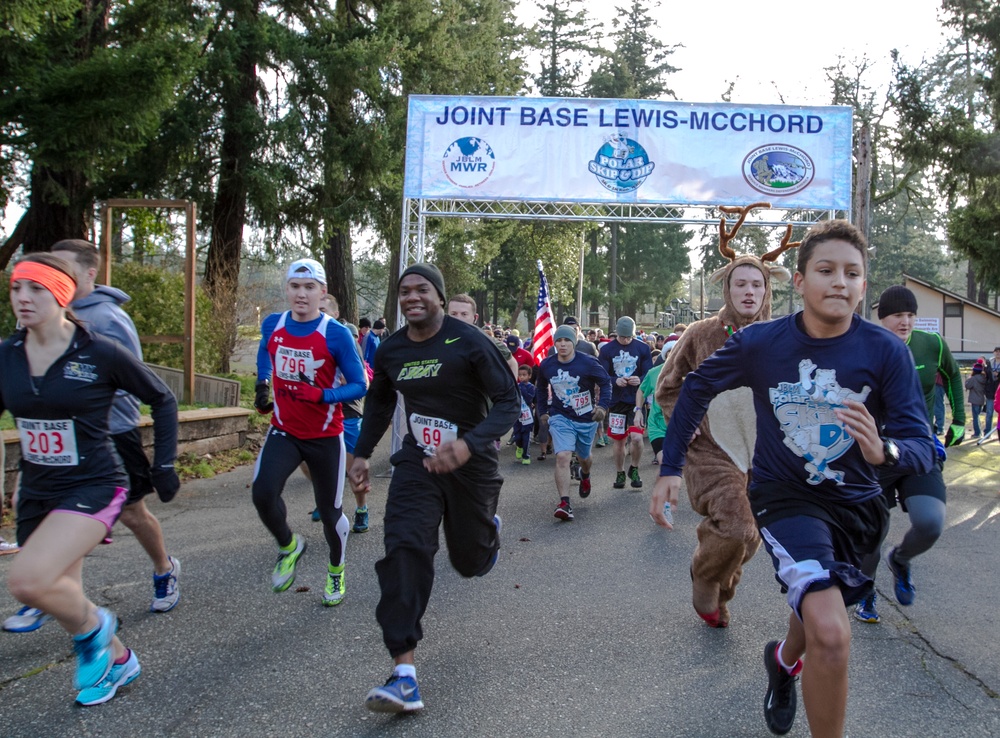 JBLM families jump into the first Polar Skip &amp; Dip Race