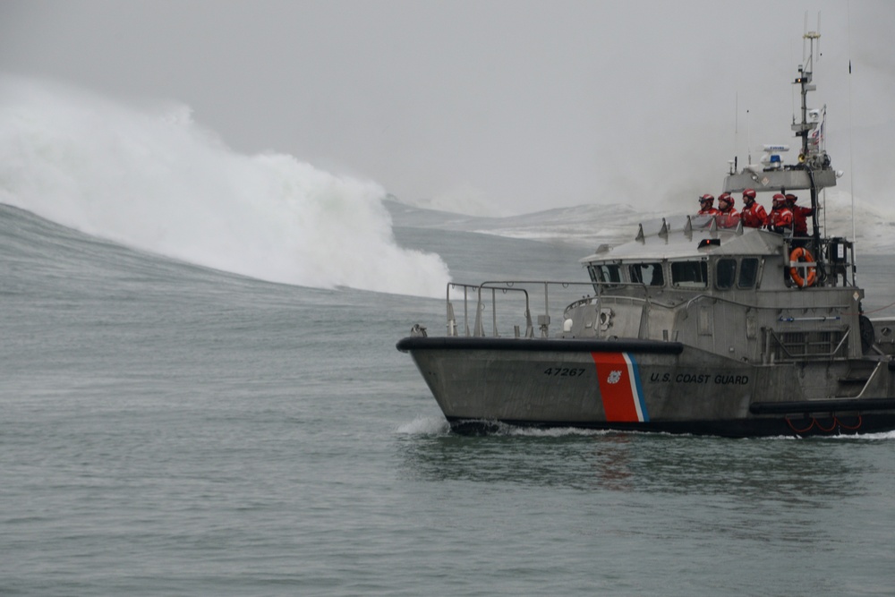 Coast Guard Station Golden Gate conducts surf training