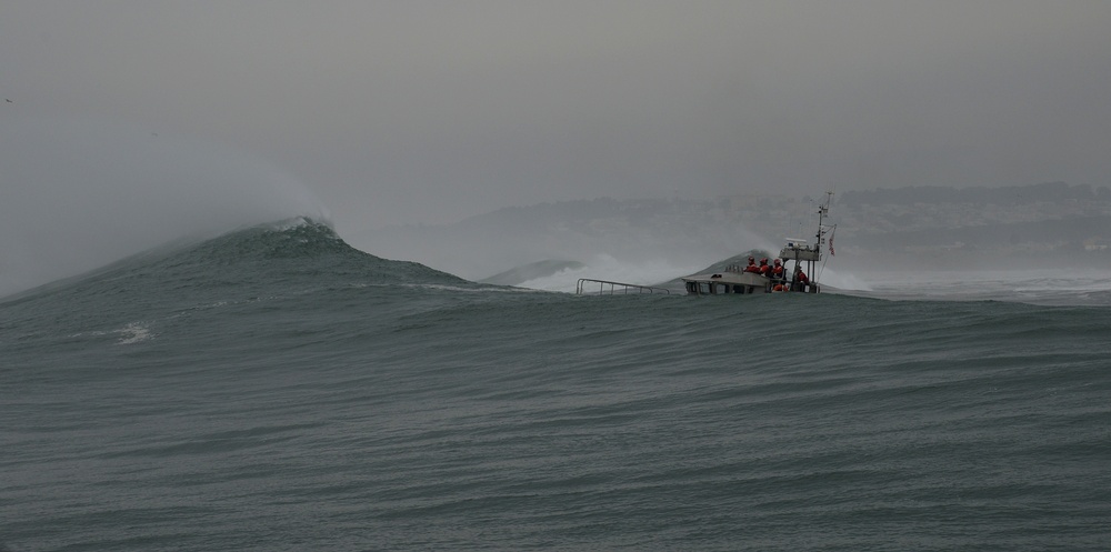 Coast Guard Station Golden Gate conducts surf training