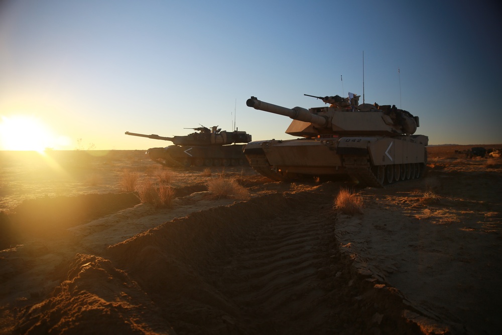 1st Tank Battalion blasts through Steel Knight 2015