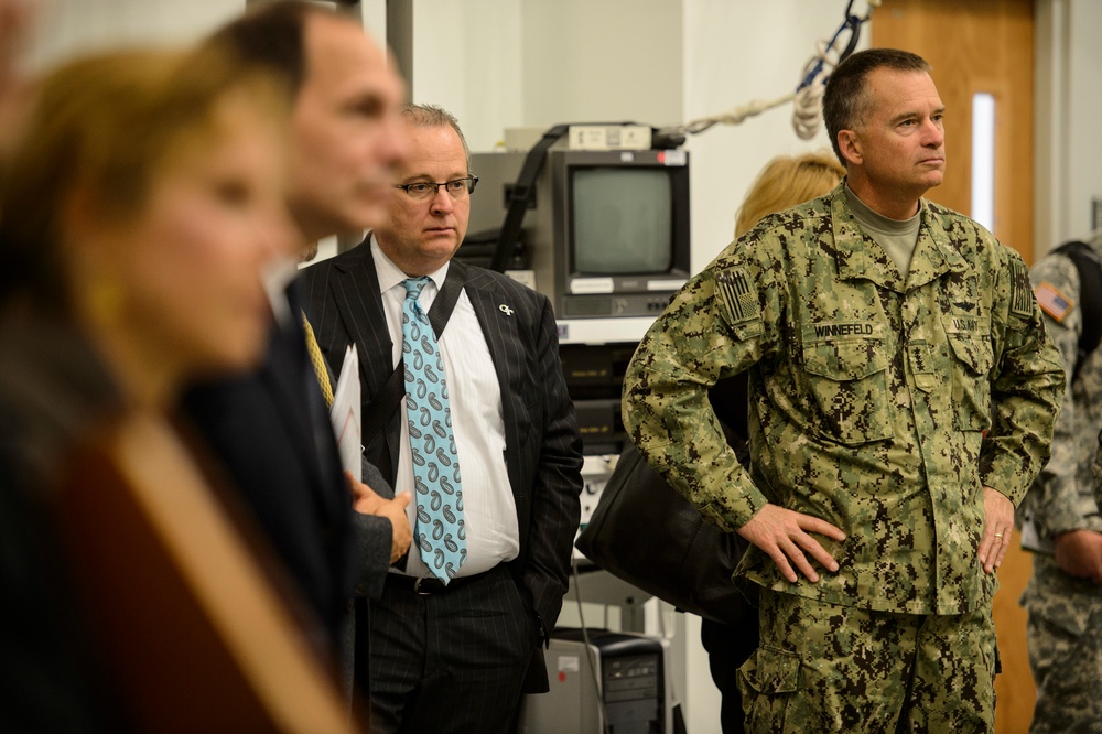 Vice Chairman of the Joint Chiefs of Staff visits the Center for the Intrepid