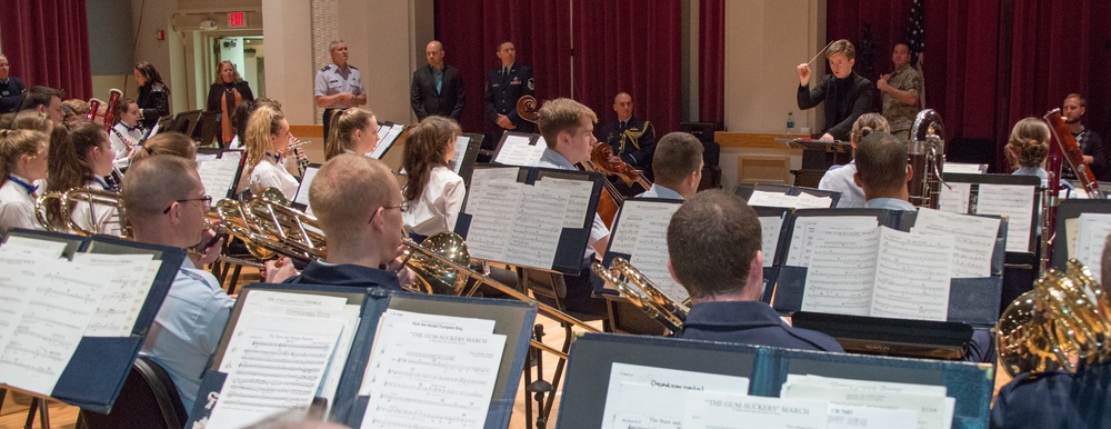 Two bands strengthen strategic cultural, military ties through music