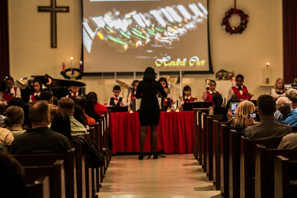 Concert brings holiday traditions to service members on Okinawa