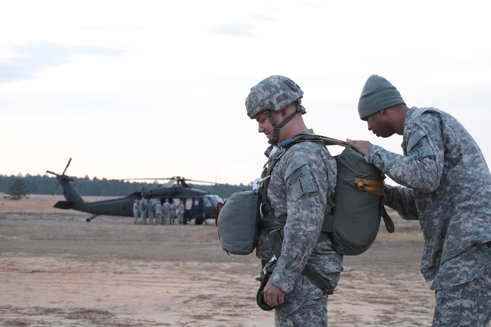 UH-60 Black Hawk jump, 3rd MISB(A), Fort Bragg, NC