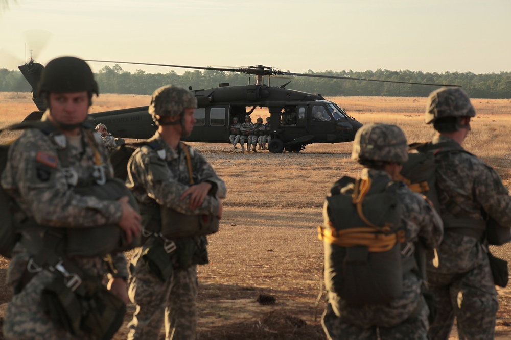 UH-60 Black Hawk jump, 3rd MISB(A), Fort Bragg, NC