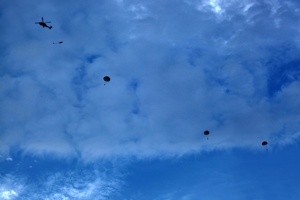 UH-60 Black Hawk jump, 3rd MISB(A), Fort Bragg, NC