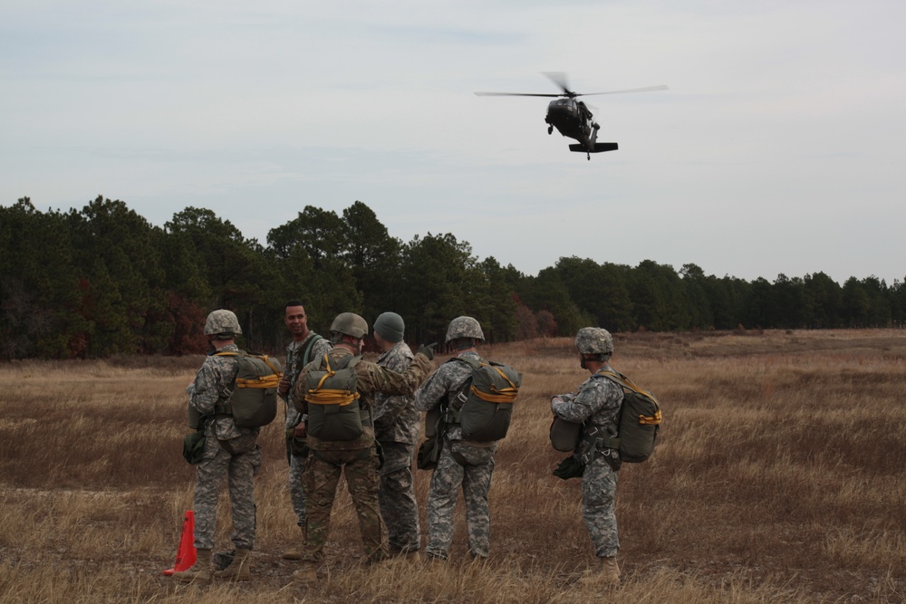 UH-60 Black Hawk jump, 3rd MISB(A), Fort Bragg, NC