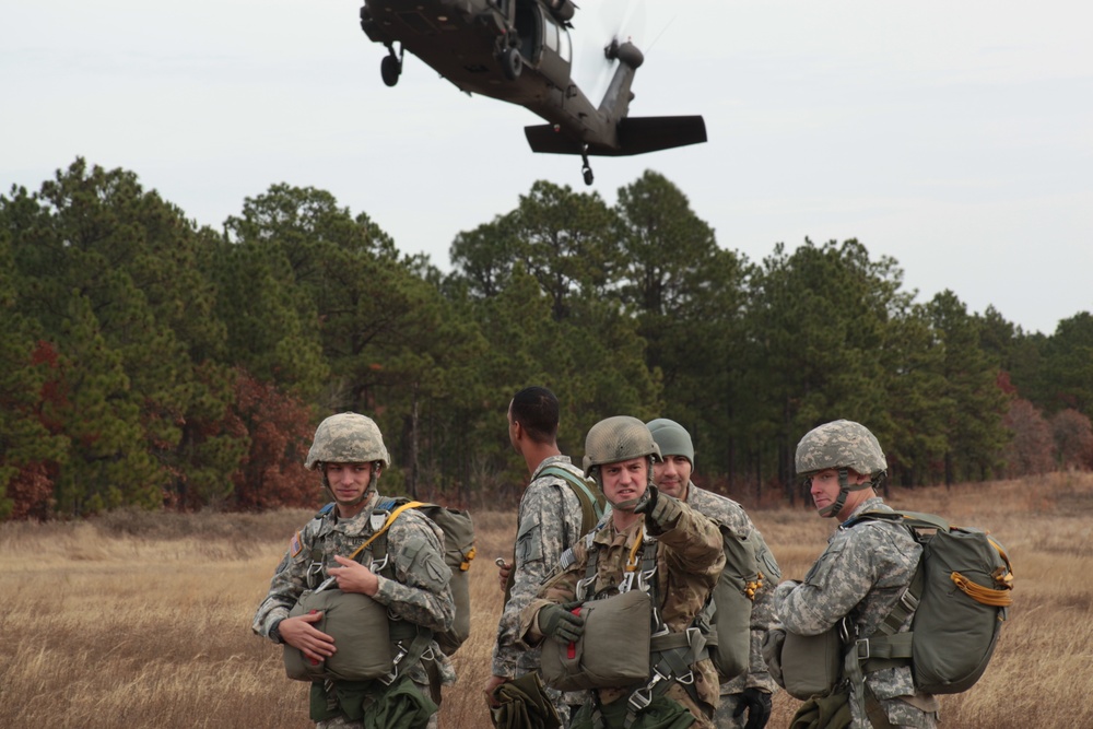 UH-60 Black Hawk jump, 3rd MISB(A), Fort Bragg, NC