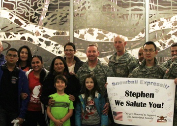 Soldiers give Gold Star families warm send off