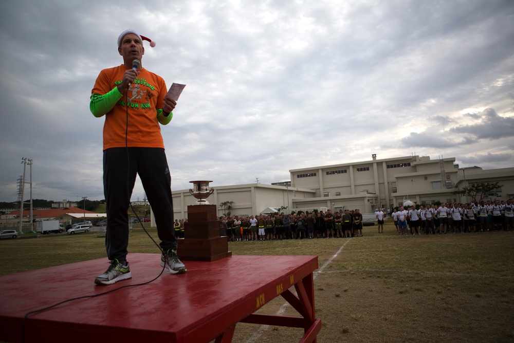 Marines, sailors compete in Jingle Bell Challenge
