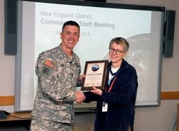 Rosemary Schmidt receives award for work on International Levee Handbook