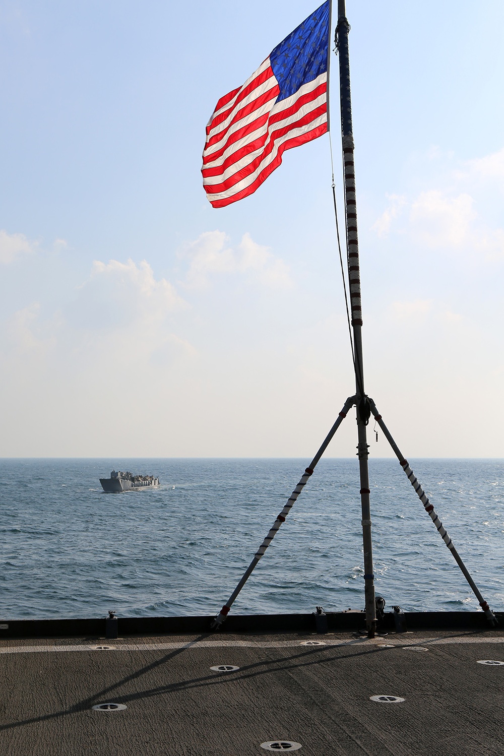 LCU's deliver Marines back to USS Comstock after Red Reef 15