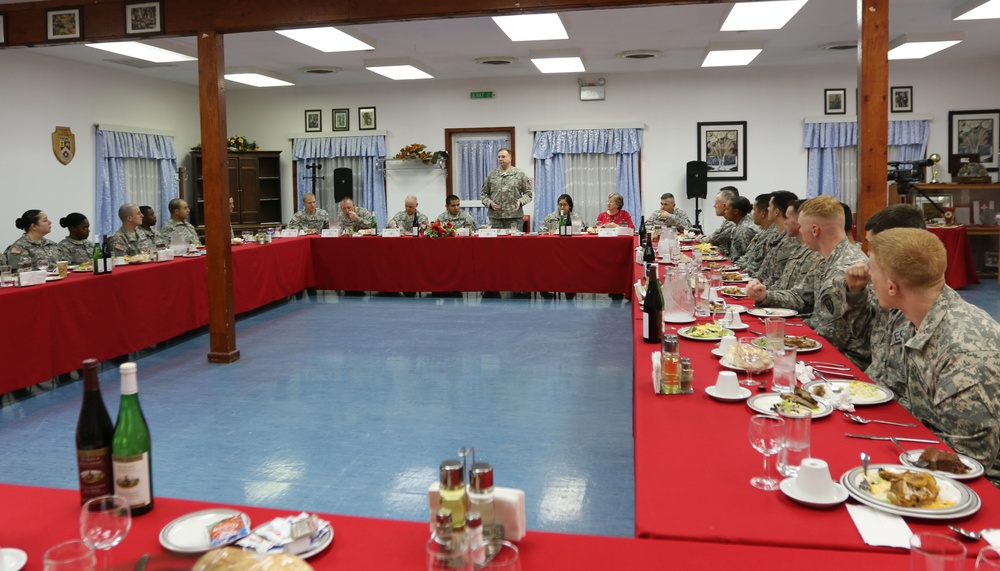 Lt. Gen. Hodges visits the troops in Kosovo