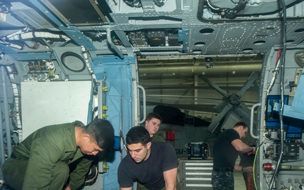 Naval Air Facility Atsugi: HSM 51 maintenance