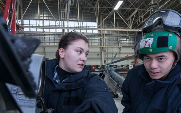 Naval Air Facility Atsugi: HSM 51 maintenance
