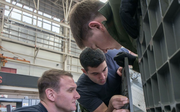 Naval Air Facility Atsugi: HSM 51 maintenance