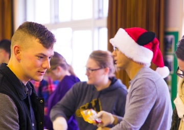 Camp Courtney volunteers share Christmas tradition with Okinawa community