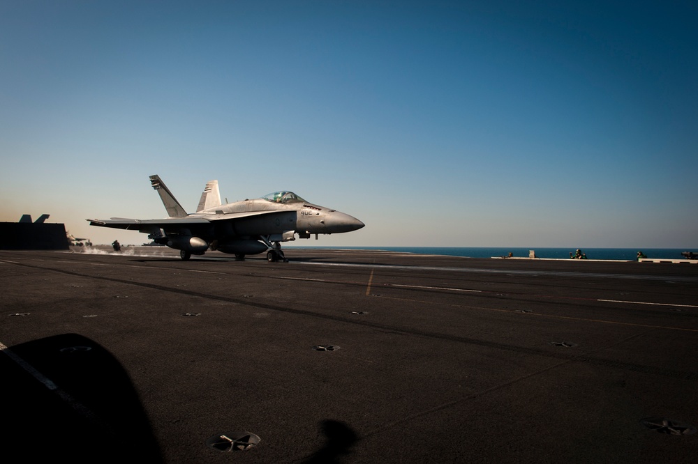 USS Carl Vinson supports Operation Inherent Resolve