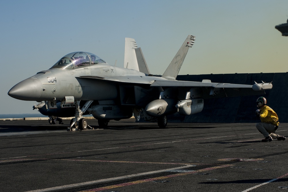 USS Carl Vinson supports Operation Inherent Resolve