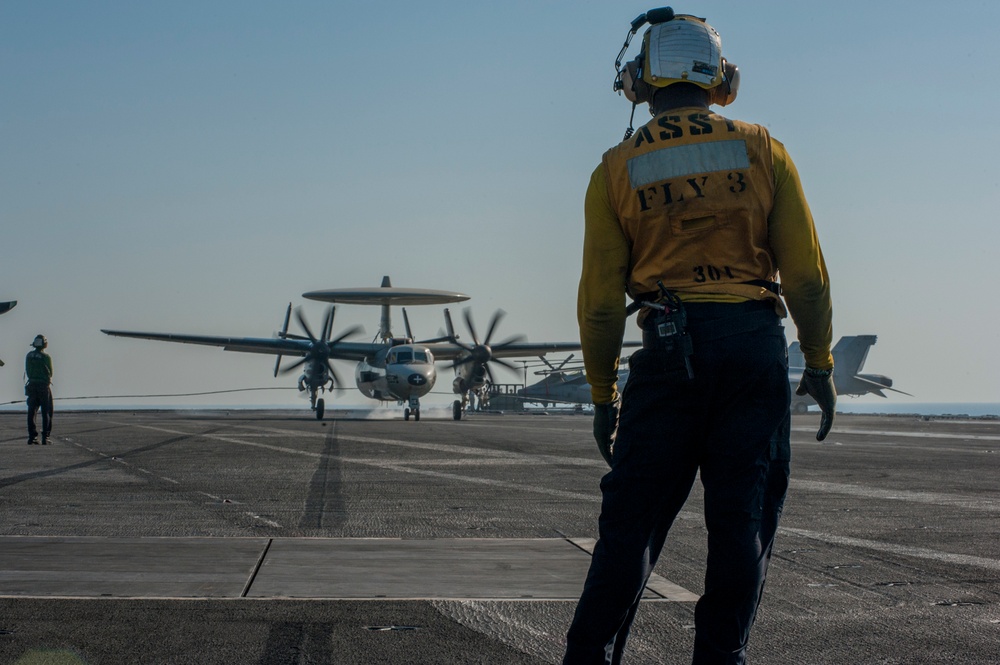 USS Carl Vinson supports Operation Inherent Resolve