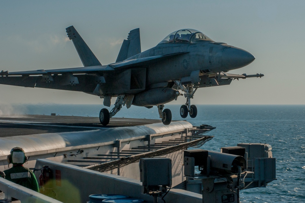 USS Carl Vinson supports Operation Inherent Resolve