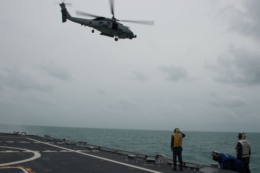 Littoral Combat Ship USS Fort Worth (LCS 3) supports AirAsia Flight QZ8501 search efforts