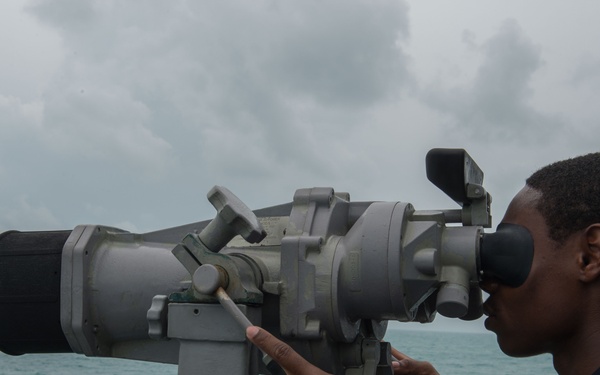 Littoral Combat Ship USS Fort Worth (LCS 3) supports AirAsia Flight QZ8501 search efforts