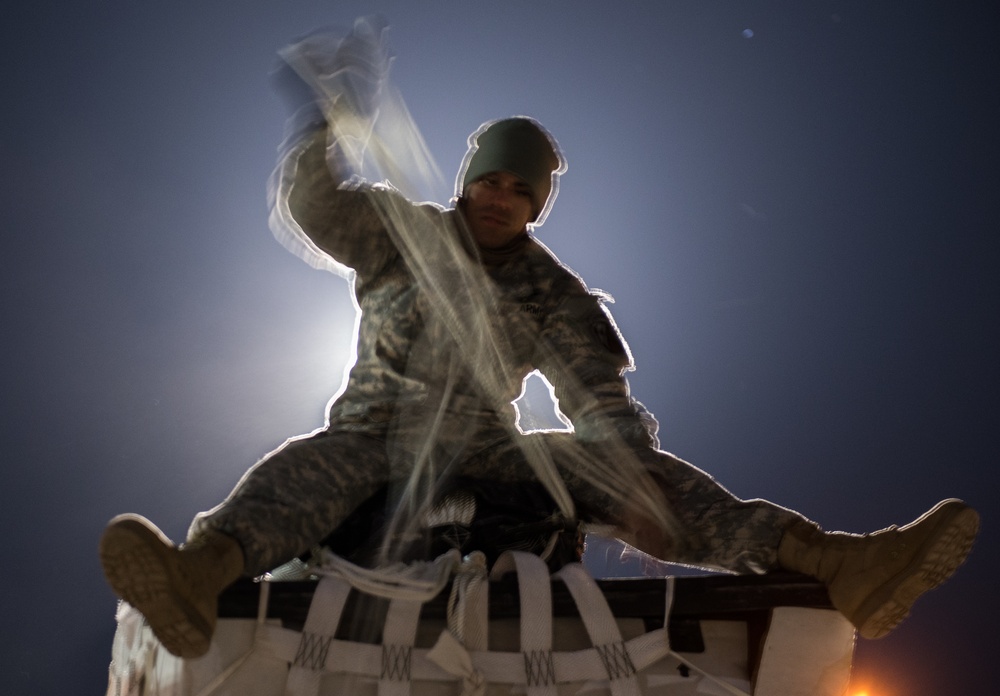 US Air Force and US Army bundle 121 tons of aid for Iraqis