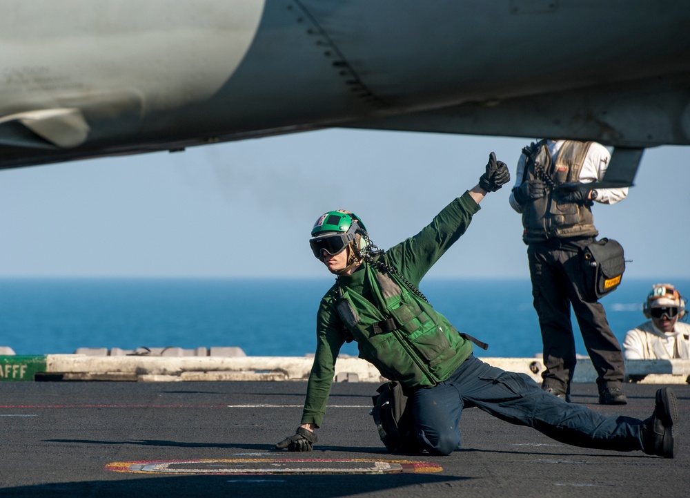 USS Carl Vinson supports Operation Inherent Resolve