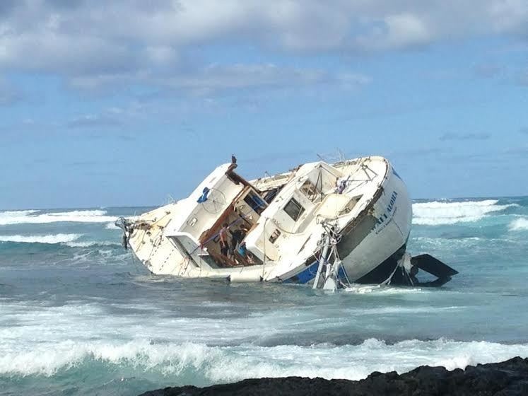 Coast Guard, fire department search for missing boater off the Big Island