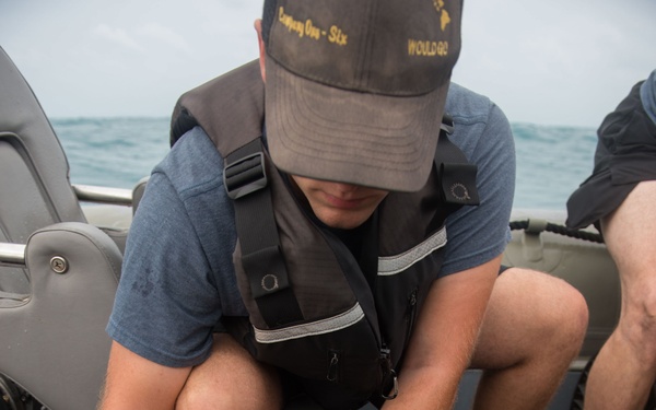 Navy divers support AirAsia Flight QZ8501 search efforts