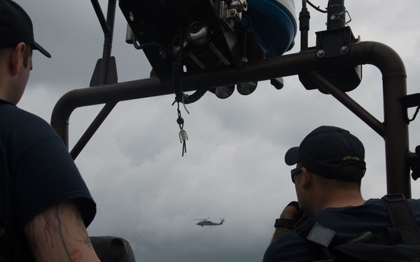 Navy divers support AirAsia Flight QZ8501 search efforts