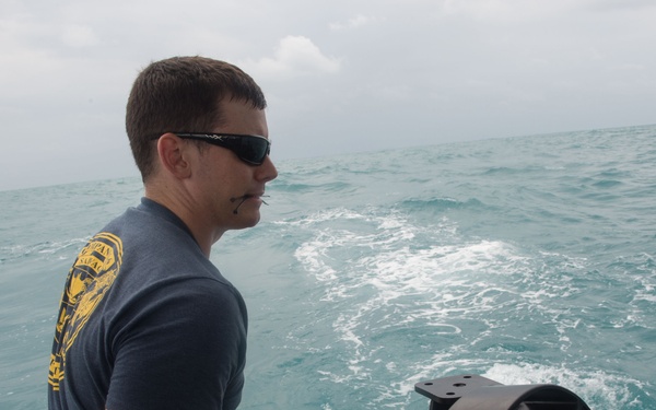 Navy divers support AirAsia Flight QZ8501 search efforts