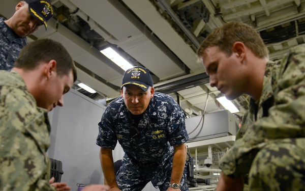 Navy divers support AirAsia Flight QZ8501 search efforts