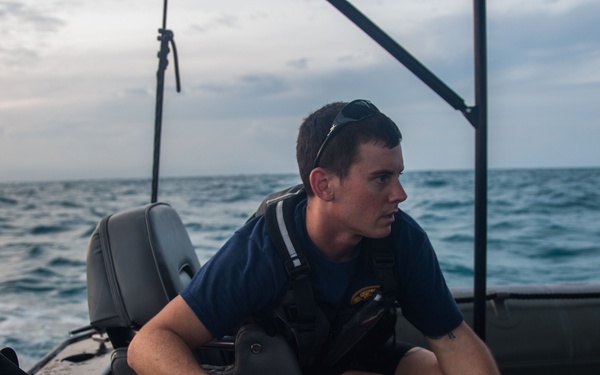 Navy divers support AirAsia Flight QZ8501 search efforts