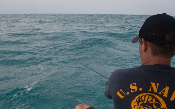 Navy divers support AirAsia Flight QZ8501 search efforts