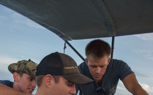 Navy divers support AirAsia Flight QZ8501 search efforts