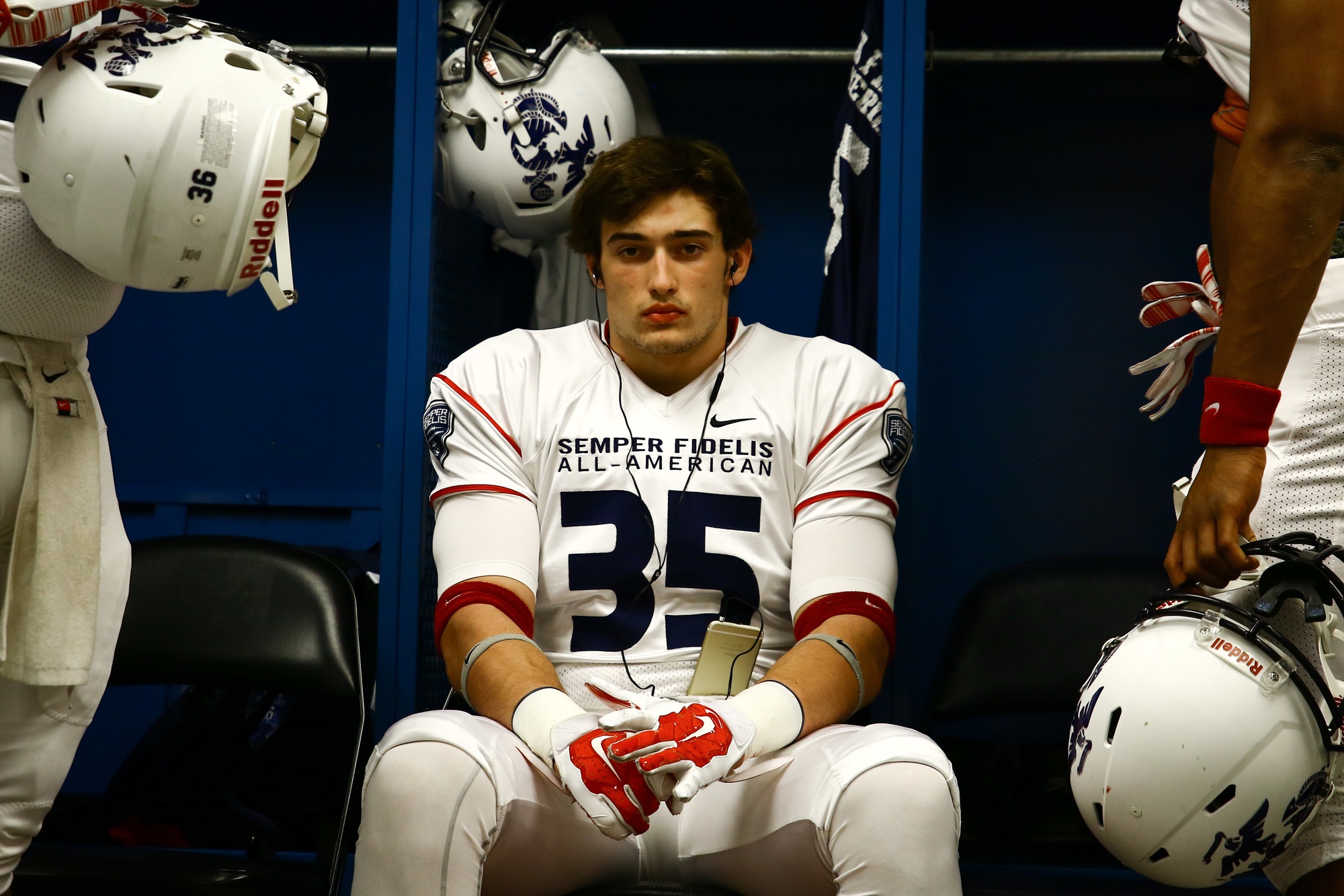 DVIDS - Images - Yakima football star, University of Oregon commit selected  for Marines' 2015 Semper Fidelis All-American Bowl [Image 5 of 12]