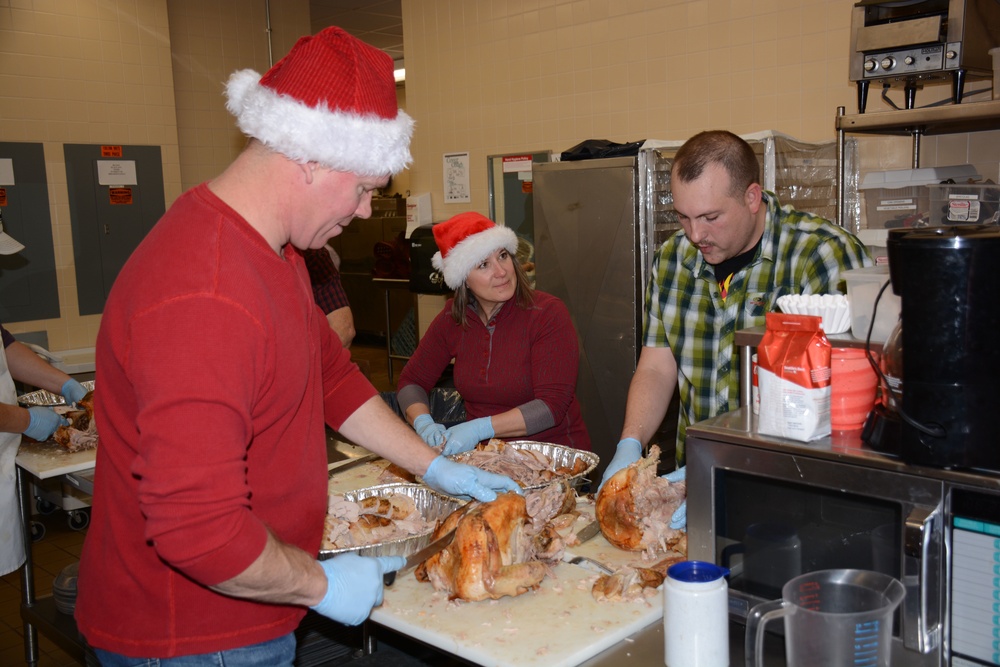 Guard members support annual community dinner