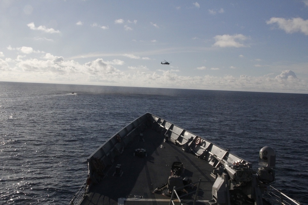USS GARY (FFG 51) intercepts narcotic traffickers